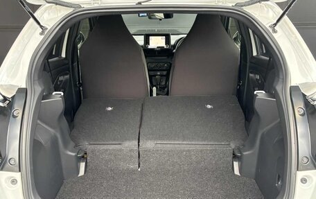 Toyota Yaris, 2023 год, 1 052 000 рублей, 16 фотография