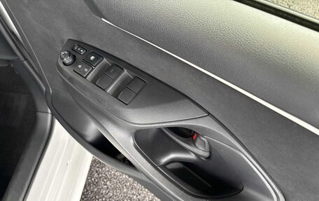Toyota Yaris, 2023 год, 1 052 000 рублей, 22 фотография
