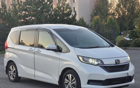 Honda Freed II, 2022 год, 1 380 000 рублей, 3 фотография