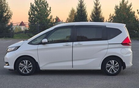 Honda Freed II, 2022 год, 1 380 000 рублей, 6 фотография
