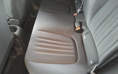 Toyota Yaris, 2023 год, 1 060 000 рублей, 2 фотография