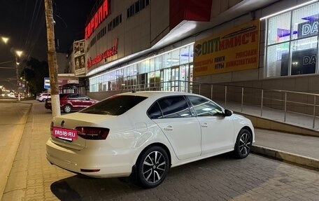 Volkswagen Jetta VII, 2016 год, 850 000 рублей, 2 фотография