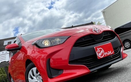 Toyota Yaris, 2023 год, 1 073 000 рублей, 2 фотография