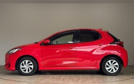 Toyota Yaris, 2022 год, 1 014 000 рублей, 11 фотография