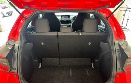 Toyota Yaris, 2022 год, 1 014 000 рублей, 22 фотография