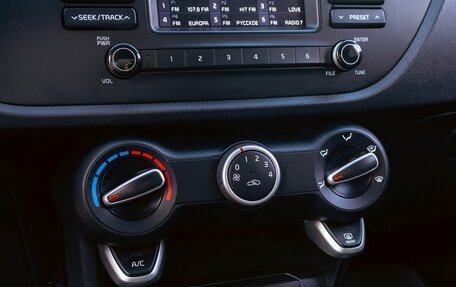 KIA Rio IV, 2018 год, 1 295 000 рублей, 15 фотография