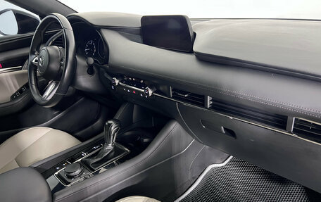 Mazda 3, 2020 год, 2 050 000 рублей, 11 фотография