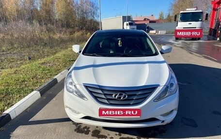 Hyundai Sonata VI, 2012 год, 1 200 000 рублей, 1 фотография