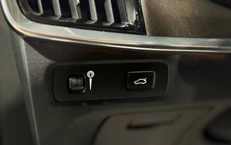 Volvo V90 Cross Country I рестайлинг, 2018 год, 2 690 000 рублей, 13 фотография