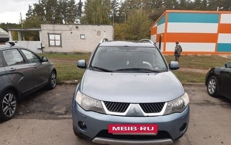 Mitsubishi Outlander III рестайлинг 3, 2007 год, 1 100 000 рублей, 2 фотография