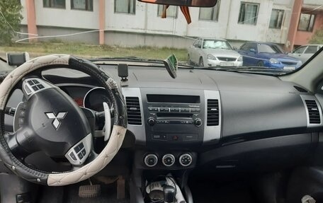 Mitsubishi Outlander III рестайлинг 3, 2007 год, 1 100 000 рублей, 5 фотография