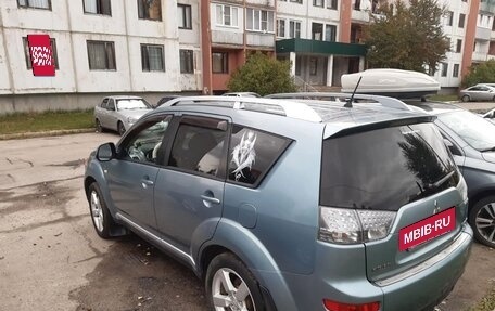 Mitsubishi Outlander III рестайлинг 3, 2007 год, 1 100 000 рублей, 3 фотография