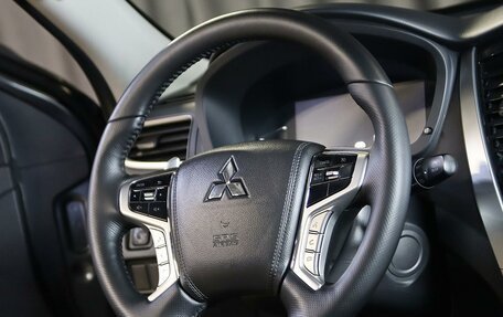 Mitsubishi Pajero Sport III рестайлинг, 2021 год, 2 999 000 рублей, 9 фотография