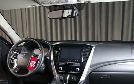 Mitsubishi Pajero Sport III рестайлинг, 2021 год, 2 999 000 рублей, 6 фотография