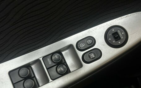 Hyundai Solaris II рестайлинг, 2011 год, 940 000 рублей, 10 фотография