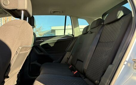 Volkswagen Tiguan II, 2019 год, 2 599 000 рублей, 9 фотография