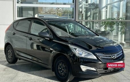 Hyundai Solaris II рестайлинг, 2015 год, 800 000 рублей, 3 фотография
