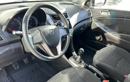 Hyundai Solaris II рестайлинг, 2015 год, 800 000 рублей, 8 фотография