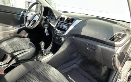 Hyundai Solaris II рестайлинг, 2015 год, 800 000 рублей, 10 фотография