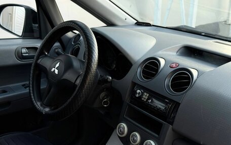 Mitsubishi Colt VI рестайлинг, 2006 год, 250 000 рублей, 16 фотография