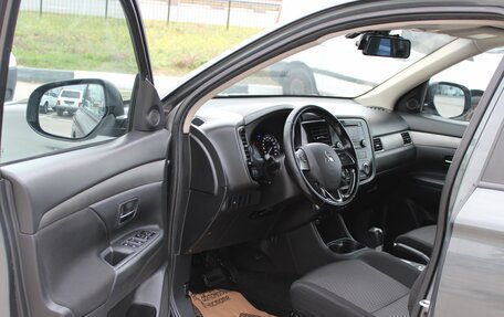 Mitsubishi Outlander III рестайлинг 3, 2015 год, 1 709 000 рублей, 10 фотография