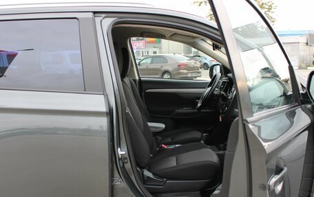 Mitsubishi Outlander III рестайлинг 3, 2015 год, 1 709 000 рублей, 18 фотография