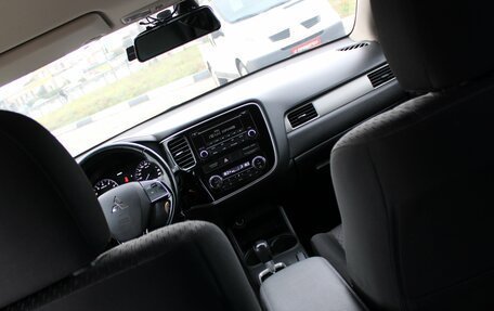 Mitsubishi Outlander III рестайлинг 3, 2015 год, 1 709 000 рублей, 24 фотография