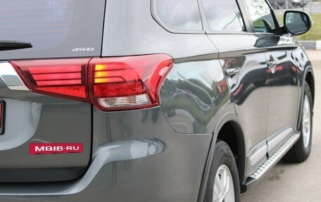 Mitsubishi Outlander III рестайлинг 3, 2015 год, 1 709 000 рублей, 29 фотография