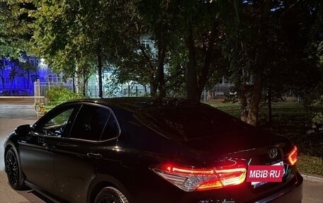 Toyota Camry, 2022 год, 2 950 000 рублей, 6 фотография
