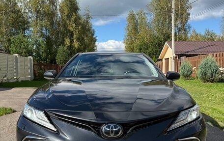 Toyota Camry, 2022 год, 2 950 000 рублей, 4 фотография