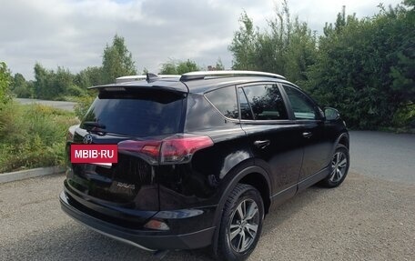 Toyota RAV4, 2017 год, 1 900 000 рублей, 10 фотография