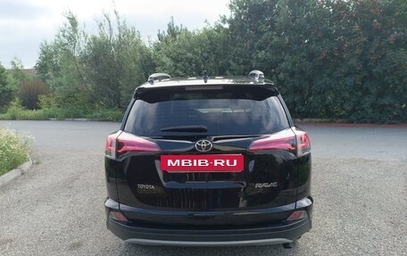 Toyota RAV4, 2017 год, 1 900 000 рублей, 11 фотография