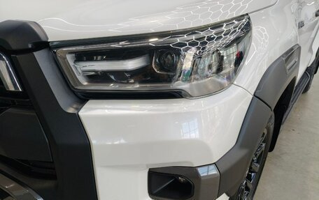 Toyota Hilux VIII, 2021 год, 5 190 000 рублей, 10 фотография