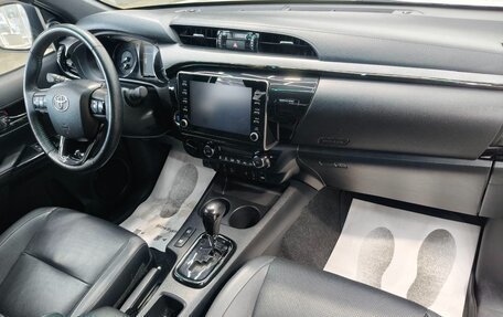 Toyota Hilux VIII, 2021 год, 5 190 000 рублей, 30 фотография