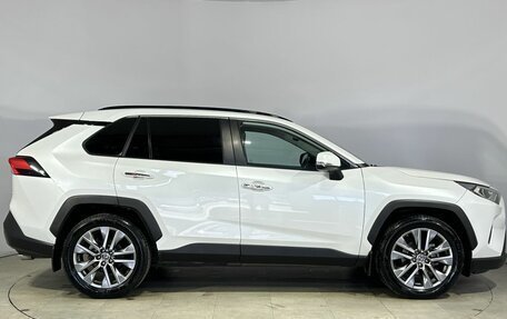 Toyota RAV4, 2020 год, 3 560 000 рублей, 5 фотография