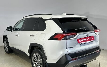 Toyota RAV4, 2020 год, 3 560 000 рублей, 6 фотография