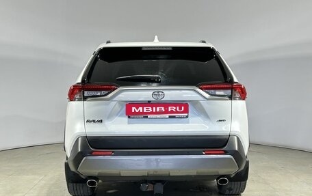 Toyota RAV4, 2020 год, 3 560 000 рублей, 8 фотография