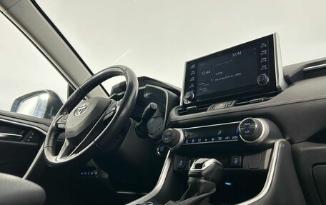 Toyota RAV4, 2020 год, 3 560 000 рублей, 24 фотография