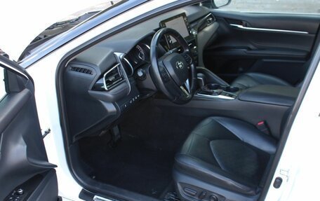 Toyota Camry, 2021 год, 2 350 000 рублей, 16 фотография