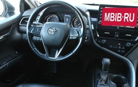 Toyota Camry, 2021 год, 2 350 000 рублей, 18 фотография