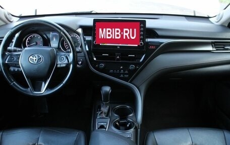 Toyota Camry, 2021 год, 2 350 000 рублей, 17 фотография