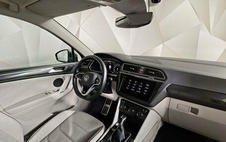 Volkswagen Tiguan II, 2018 год, 2 539 000 рублей, 13 фотография
