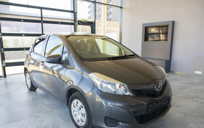 Toyota Vitz, 2013 год, 950 000 рублей, 1 фотография