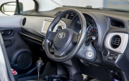 Toyota Vitz, 2013 год, 950 000 рублей, 17 фотография