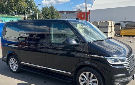 Volkswagen Multivan T6 рестайлинг, 2021 год, 7 100 000 рублей, 1 фотография