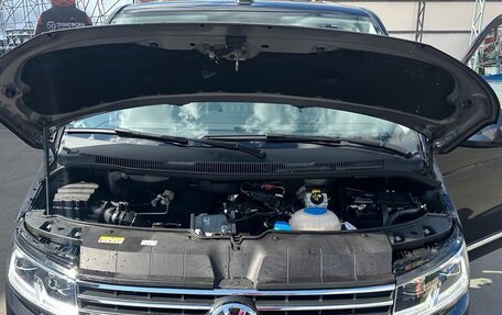 Volkswagen Multivan T6 рестайлинг, 2021 год, 7 100 000 рублей, 10 фотография