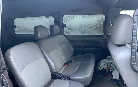 Hyundai Starex I рестайлинг, 2004 год, 650 000 рублей, 2 фотография