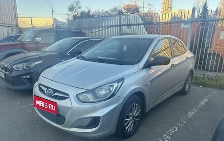 Hyundai Solaris II рестайлинг, 2012 год, 535 000 рублей, 1 фотография