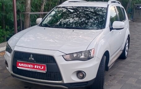Mitsubishi Outlander III рестайлинг 3, 2010 год, 1 350 000 рублей, 1 фотография