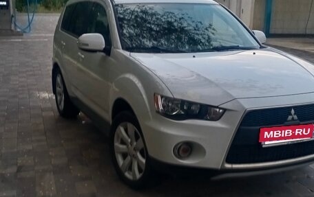 Mitsubishi Outlander III рестайлинг 3, 2010 год, 1 350 000 рублей, 3 фотография